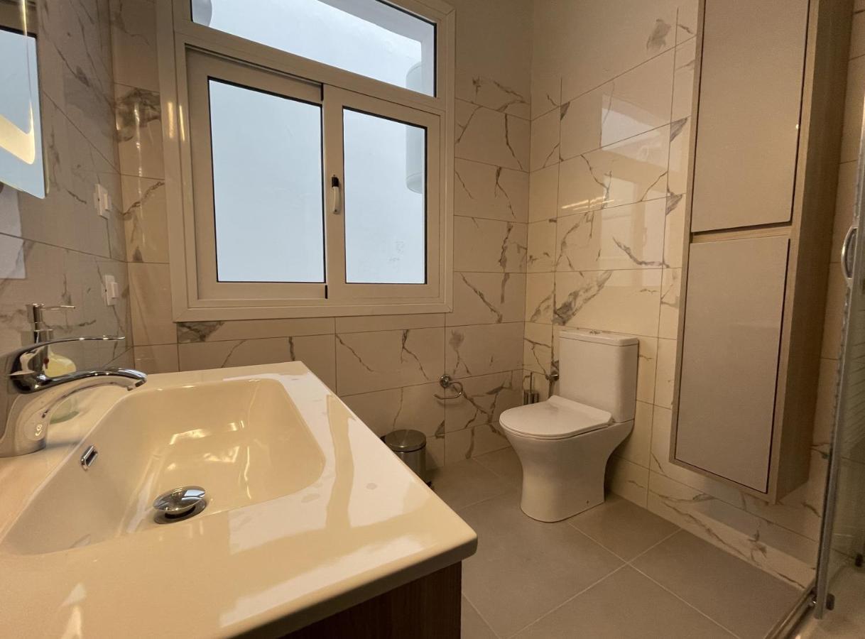 Central Park Apartments Candia Esterno foto